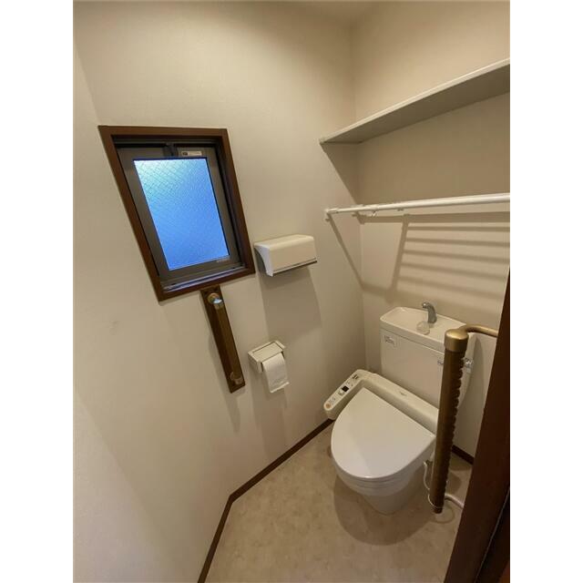 トイレ（窓付き、ウォシュレット）