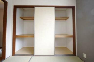 和室の収納は壁一面でタップリ♪