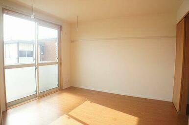 ★南洋室☆６．５帖の洋室です♪