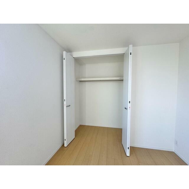 ＜A号棟＞各部屋にクローゼット完備。ゆとりの収納で片付けも掃除もテキパキ完了。もちろん、子ども部屋にもクローゼットがあるので、早くから「自分で片付け」の習慣が身につけられます。