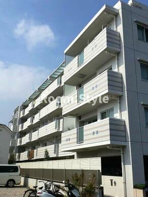 自然に囲まれた落ち着いた住環境でゆったりと暮らす毎日。