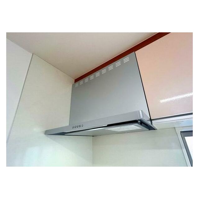 「レンジフード」新品に交換しております。