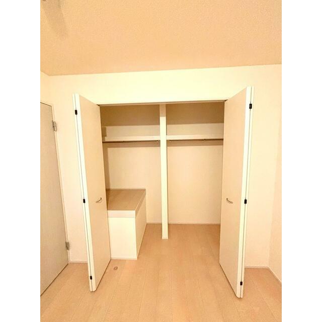 「今日は何着ていこう？」そんな楽しみを味わえる暮らし（2号棟）