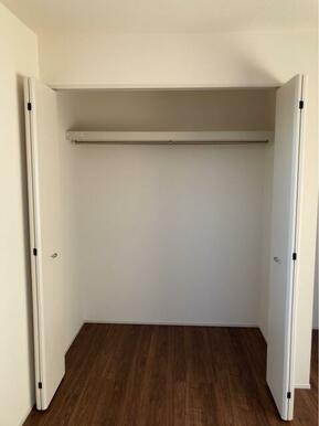 普段着もお気に入りの1着もここに収納！（1号棟）