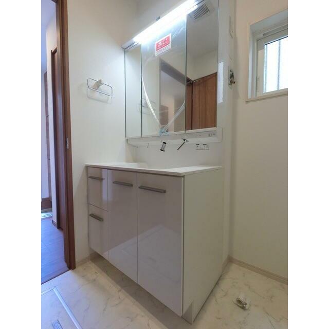 幅の広い洗面台！シャンプードレッサー付！