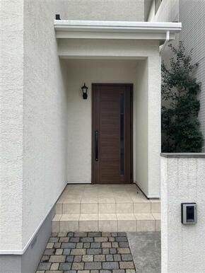 玄関ポーチ※カラーTVドアホン設置