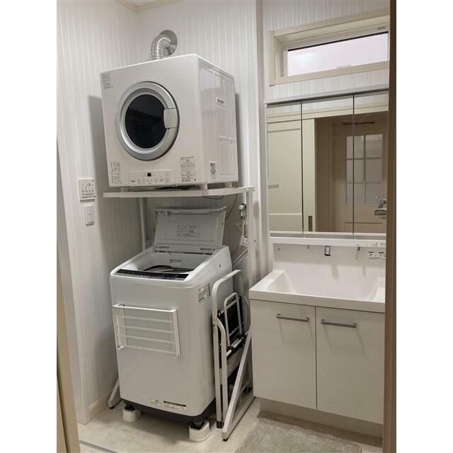 洗面室※洗面化粧台は３面鏡で収納豊富。人気の「乾太くん」は引継ぎ可能です。