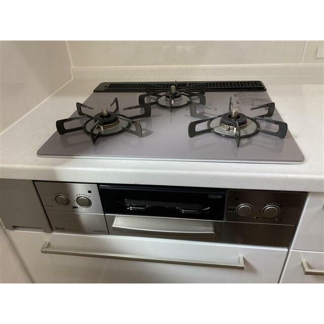 ３口ガスコンロ※お手入れが簡単ガラストップです。