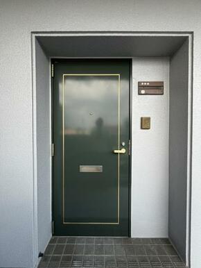 「玄関」玄関の外観写真です。