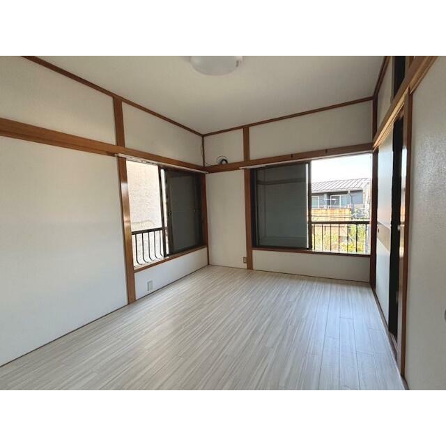 ３階６帖のお部屋です！通風良好！
