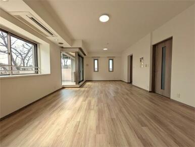 ＬＤＫは広々１８．３帖