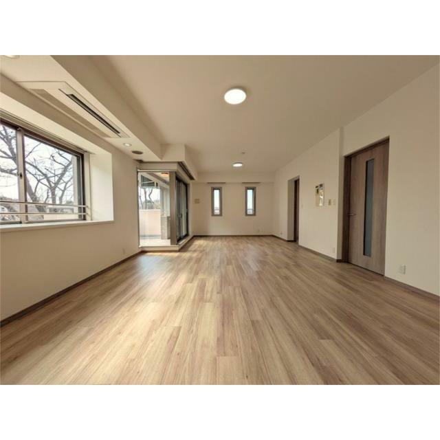 ＬＤＫは広々１８．３帖