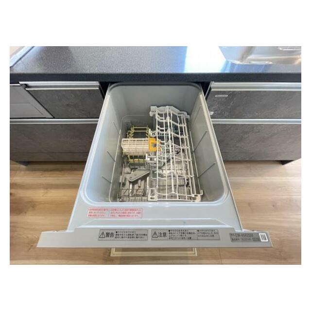 忙しい朝や冬の寒い日の洗い物はお任せ！毎日の家事を軽減できる食器洗浄機付きです＾＾