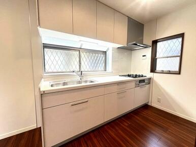 キッチン新品交換済み