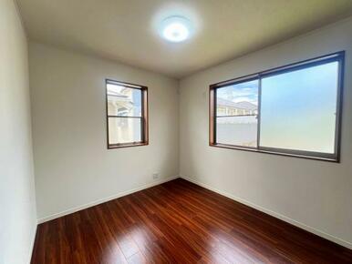 2階北側洋室約5.5帖