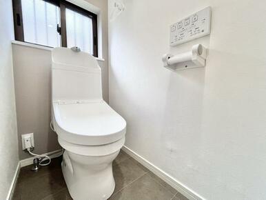 「トイレ」1階、2階ともに新品交換済みです。