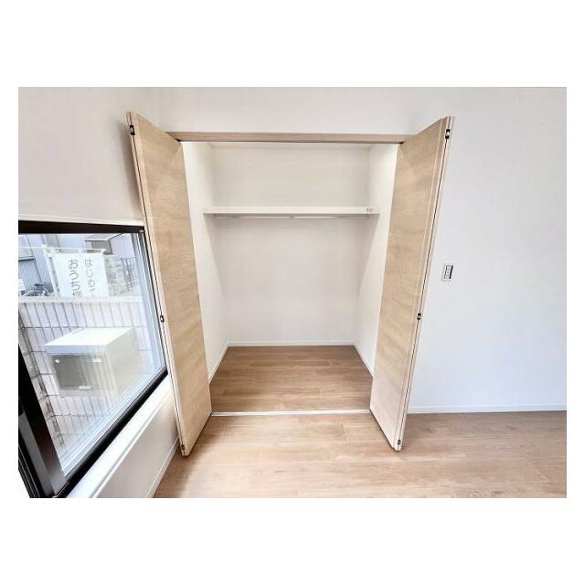 「1階洋室」クローゼット付きです。