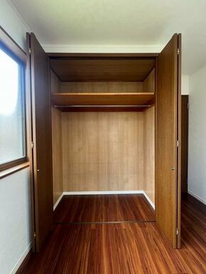 2階北側洋室約5.5帖　クローゼット内