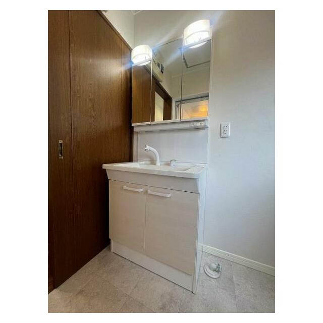 洗面台新品交換済み