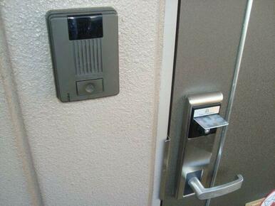 玄関（カードキー）