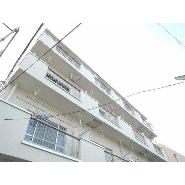 建物のベランダ側は、物件の敷地です。