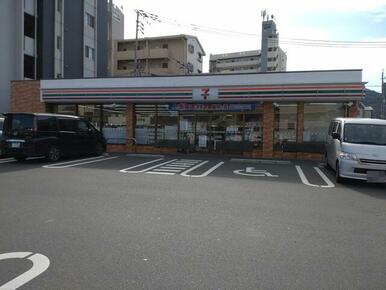 セブンイレブン八幡紅梅１丁目店