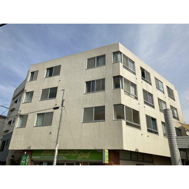 落ち着いた雰囲気の外観です