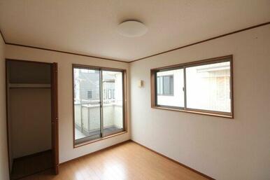 二面採光でお部屋が明るいです