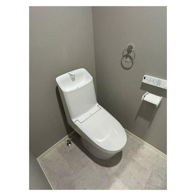 「2Fトイレ」新品交換行っております。