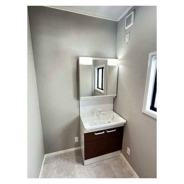 「1F」洗面台がございます。