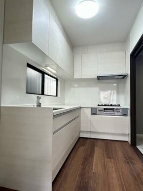 「キッチン」２FにL字キッチンがございます。