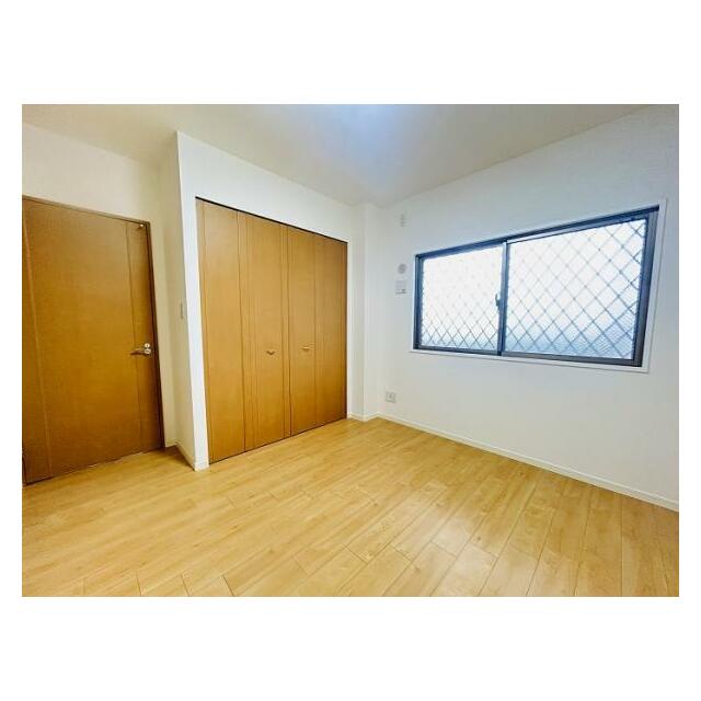 「北東側洋室」約6帖のお部屋です。