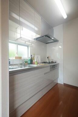 【キッチン】収納充実のシステムキッチン♪※設えはイメージです。