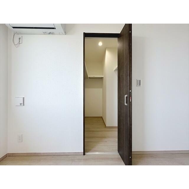 ２つのウォークインクローゼットがあります