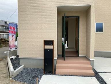 玄関を素敵に演出して運気UP（1号棟）