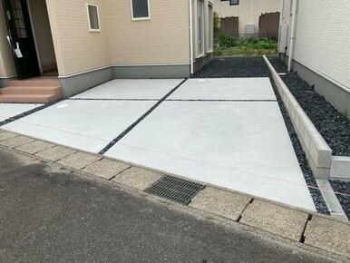 嬉しい駐車場付き！マイカー派はもちろん、これから車のご購入をお考えの方にも（1号棟）