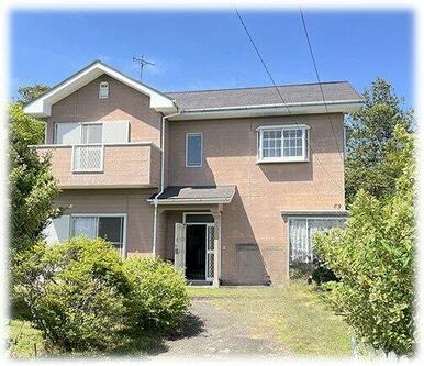 広いお庭が魅力の物件です。