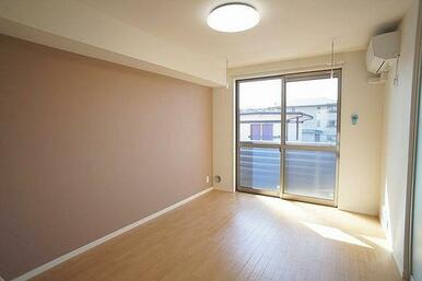 アクセントクロスを採用しております