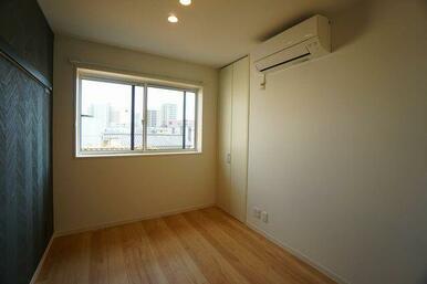 【４．９帖　洋室】