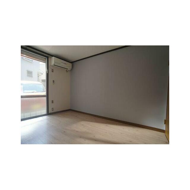 アクセントクロスで落ち着いた雰囲気の洋室です♪