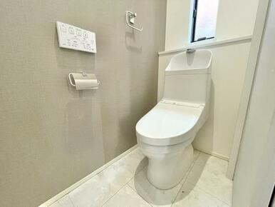 1・2階にトイレ有！階段の昇り降りが無く高齢の方にも安心！