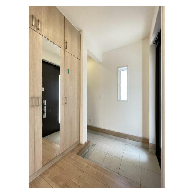 家族の靴がしまえるシューズボックス付き！