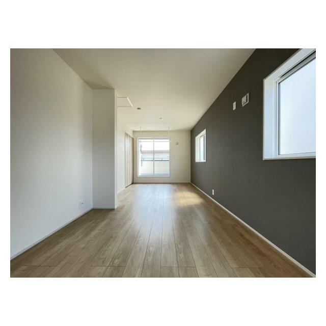 お子様の成長に合わせて間取りの変更が可能！各部屋にドア・収納ついています＾＾