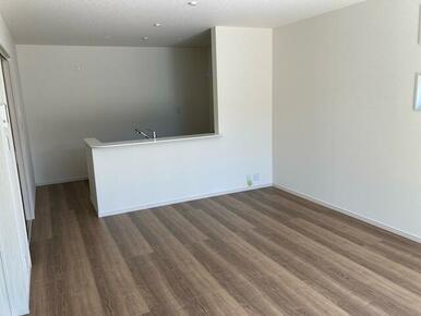 笑顔が溢れる、心和むリビング（1号棟）