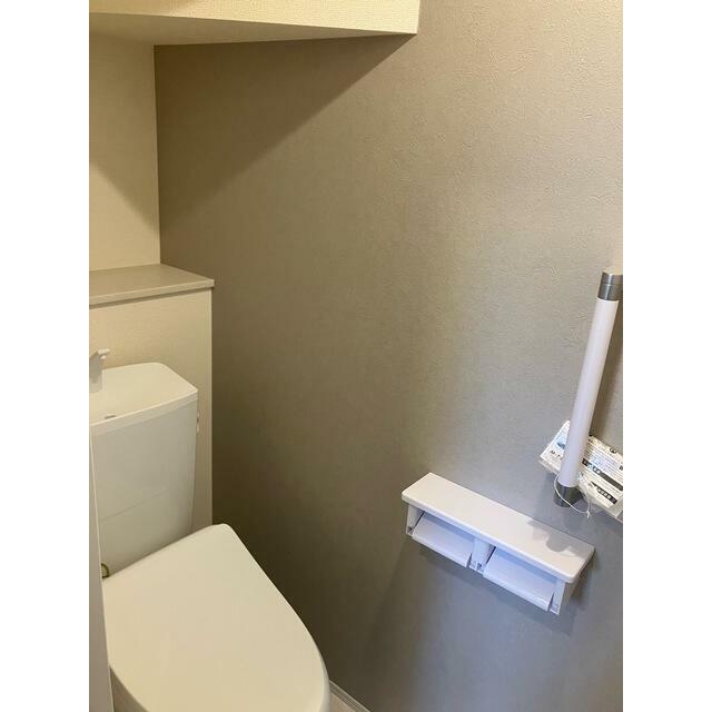 手すり付きのため足腰の負担を和らげ転倒を防ぎます（1号棟）