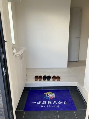 住まいの「第一印象」となる玄関（2号棟）