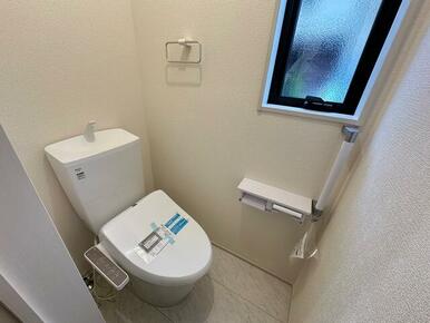 お気に入りのカバーやマット、スリッパを置いて快適空間に（1号棟）