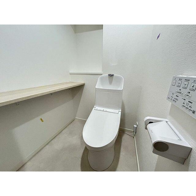 トイレ「カウンター付きでおしゃれに仕上げています。」