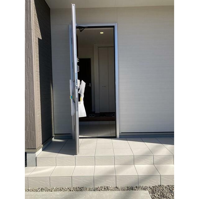 「いってきます」「ただいま」「おかえり」が聞こえそうな玄関（1号棟）