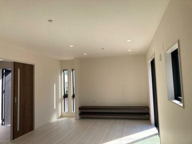 笑顔が溢れる、心和むリビング（1号棟）